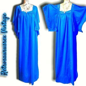 Vintage 1960’s 1970’s Bohemian Goddess Angel Batwing Sleeve Caftan Maxi Dress